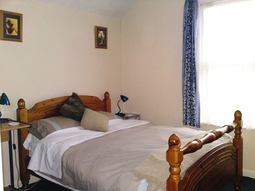 Crestwell House Bed & Breakfast Eastleigh Ngoại thất bức ảnh