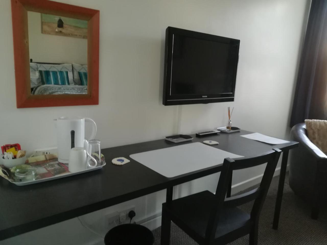 Crestwell House Bed & Breakfast Eastleigh Ngoại thất bức ảnh